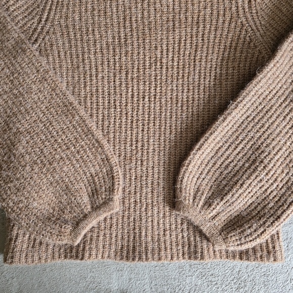 Vero Moda mock-neck puff sleeve knit sweater size large - Picture 10 of 13